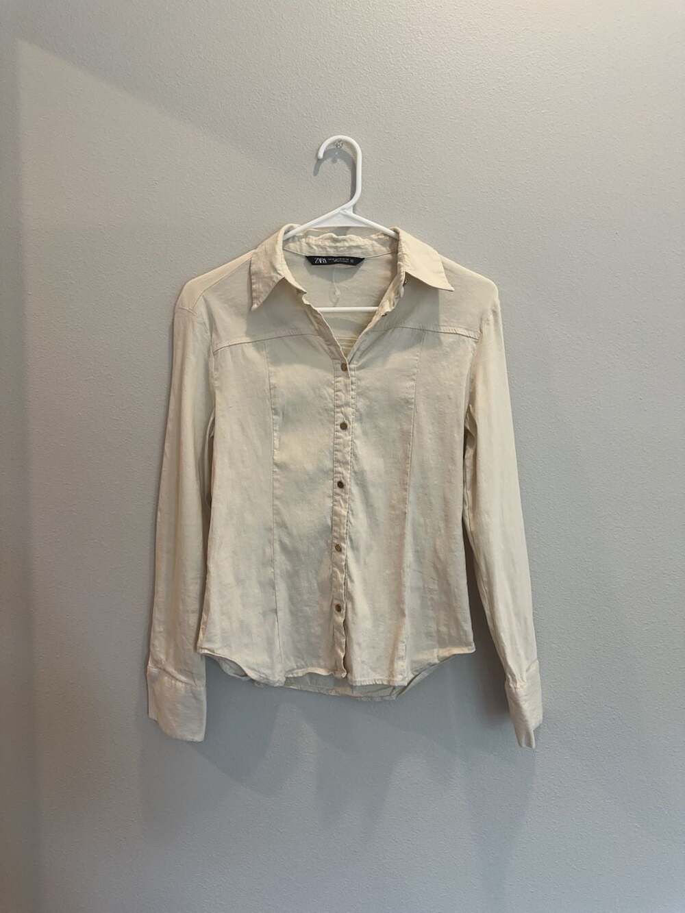 Zara Cream Fitted Long Sleeve Button Down Shirt Size XS